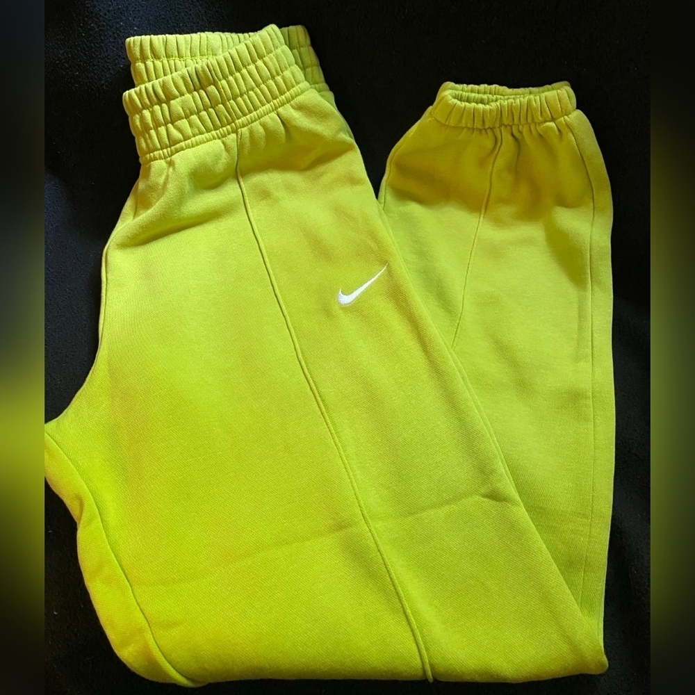 Nike Sweatpants Mens XS Fleece Joggers Swoosh Logo Neon Workout Gym Activewear - Picture 2 of 6